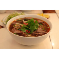 Bún bò Huế (vermicelles de riz au bœuf épicé)