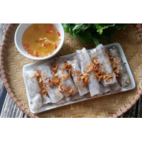 Bánh cuốn (crêpes de riz farcies au porc et aux champignons)