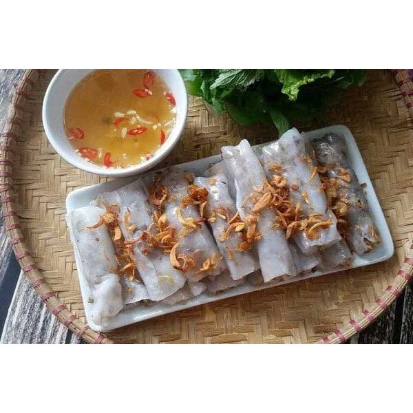 Bánh cuốn (crêpes de riz farcies au porc et aux champignons)